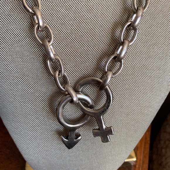 UNO de 50 Jewelry - War of Sexes necklace